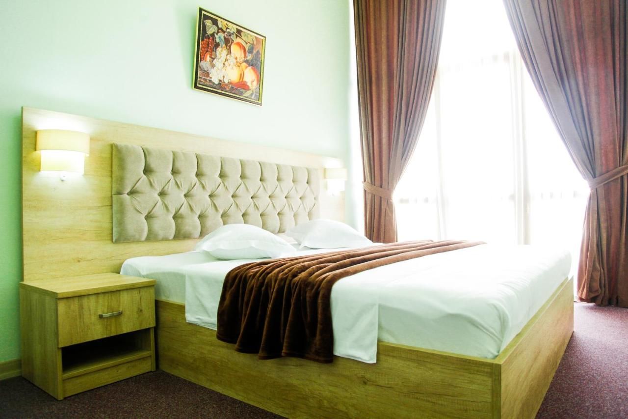 Отель Hotel Grand Зугдиди
